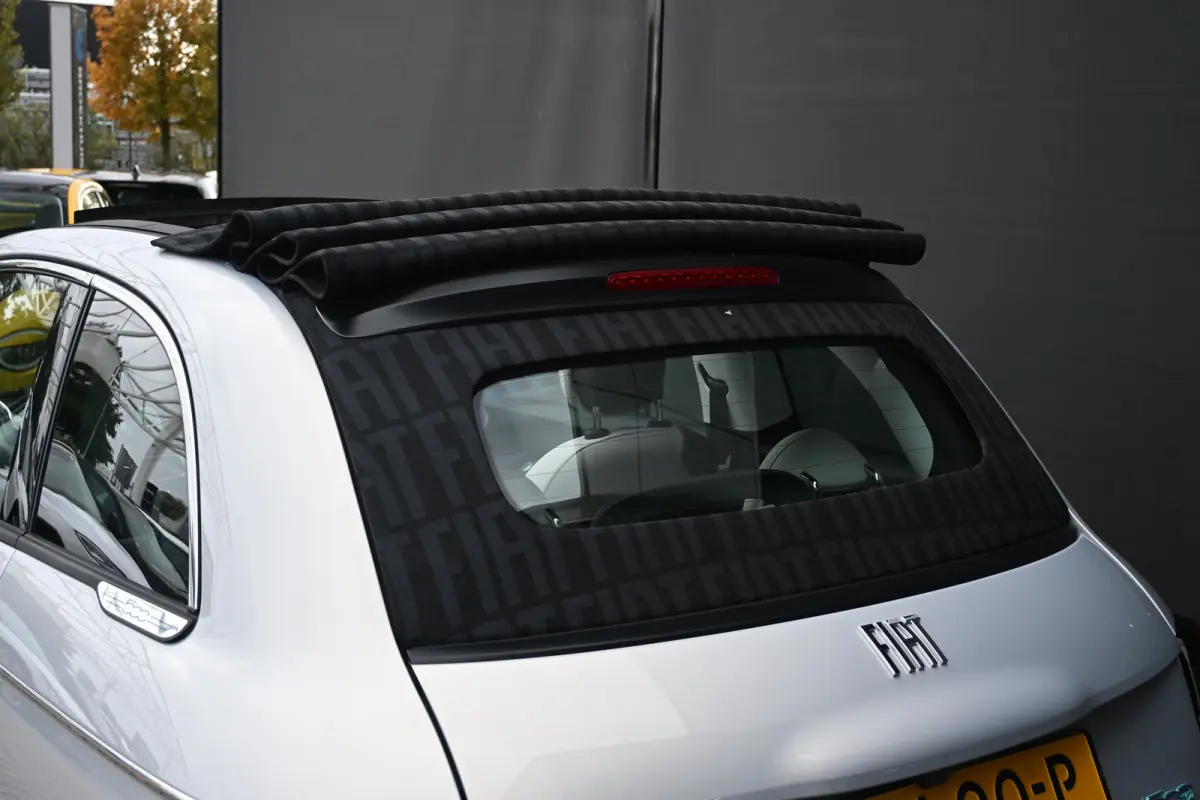 La Prima 42 kWh DEMO-DEAL! Tot 8 Jaar Garantie! | JBL | Panoramadak | Vol-Leder | Adaptive Cruise | Stoelverwarming | Keyless-Entry |