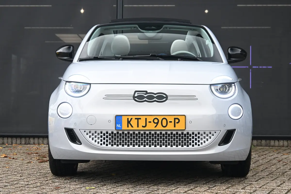 La Prima 42 kWh DEMO-DEAL! Tot 8 Jaar Garantie! | JBL | Panoramadak | Vol-Leder | Adaptive Cruise | Stoelverwarming | Keyless-Entry |