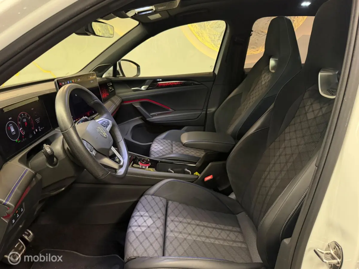 1.5 eTSI 3x R-Line Panorama/Keyless/HUD/H&K/Trekhaak