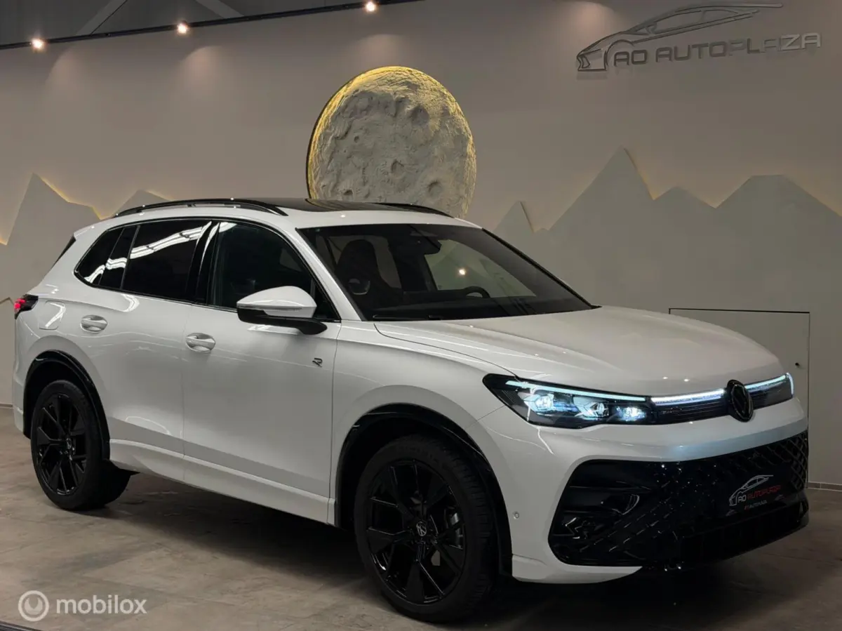 1.5 eTSI 3x R-Line Panorama/Keyless/HUD/H&K/Trekhaak
