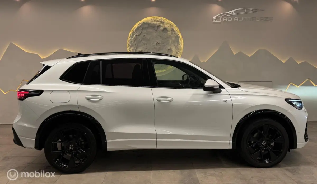 1.5 eTSI 3x R-Line Panorama/Keyless/HUD/H&K/Trekhaak