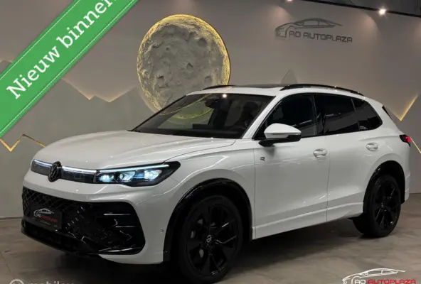 1.5 eTSI 3x R-Line Panorama/Keyless/HUD/H&K/Trekhaak