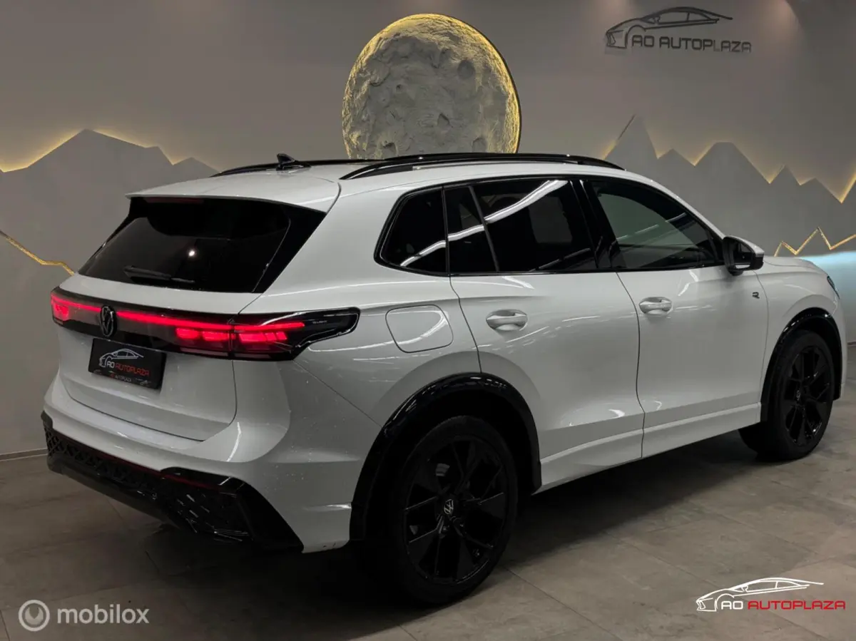 1.5 eTSI 3x R-Line Panorama/Keyless/HUD/H&K/Trekhaak