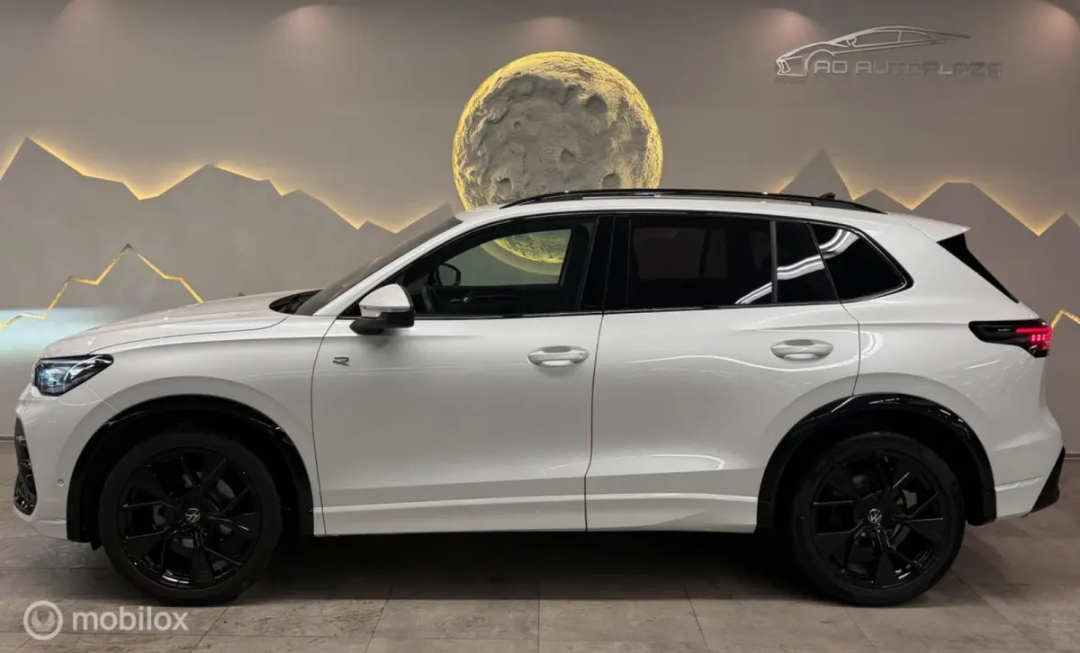 1.5 eTSI 3x R-Line Panorama/Keyless/HUD/H&K/Trekhaak