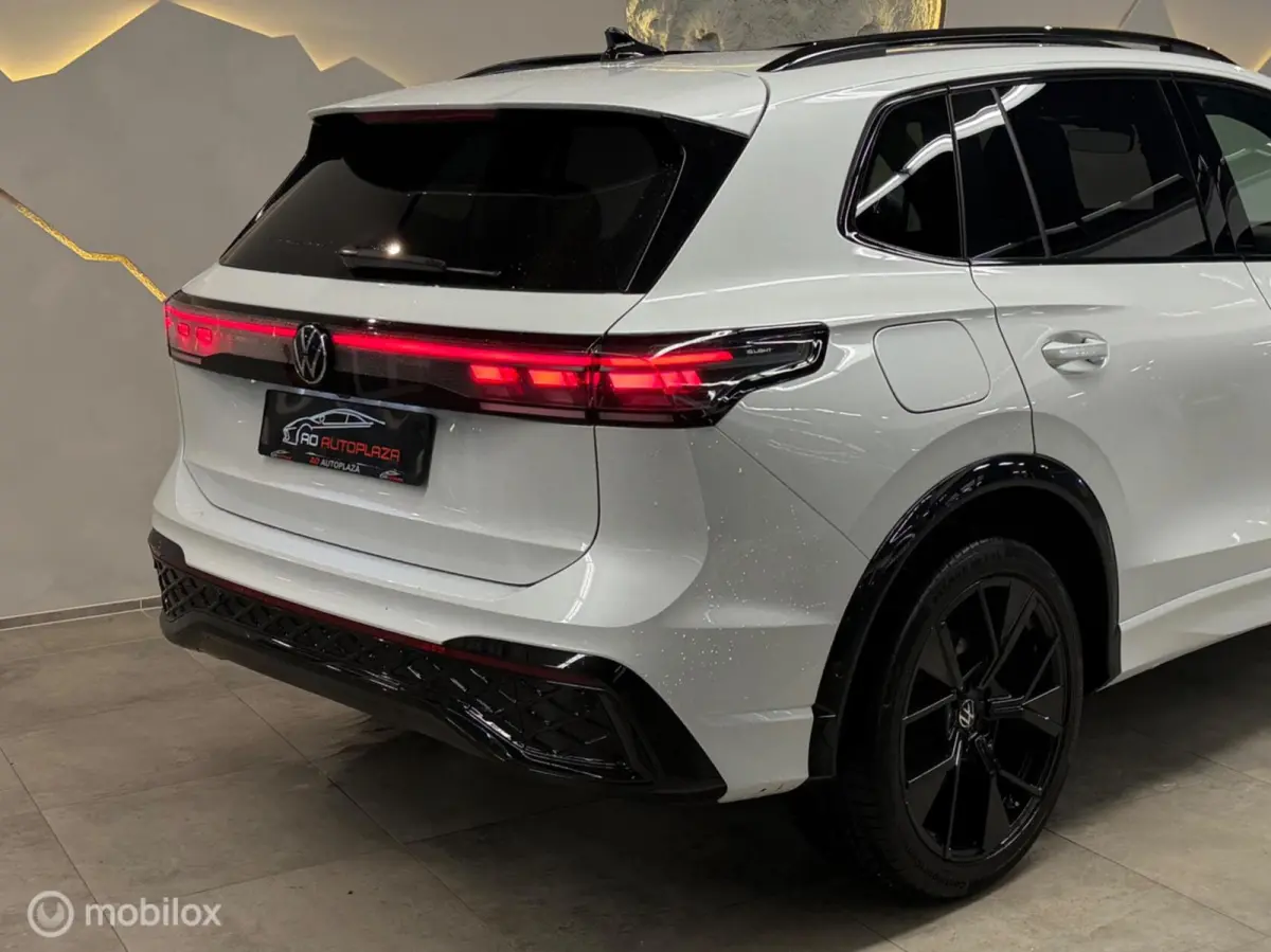 1.5 eTSI 3x R-Line Panorama/Keyless/HUD/H&K/Trekhaak