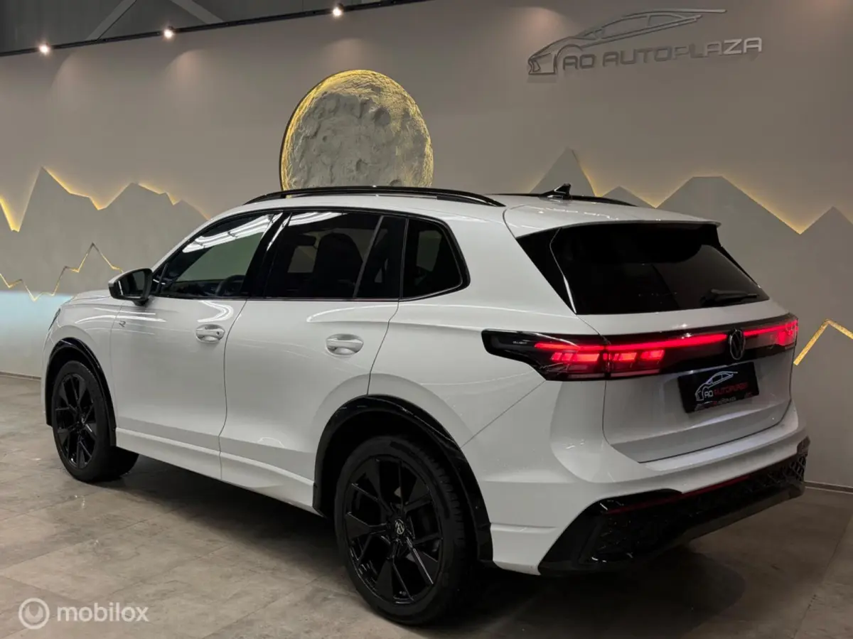 1.5 eTSI 3x R-Line Panorama/Keyless/HUD/H&K/Trekhaak
