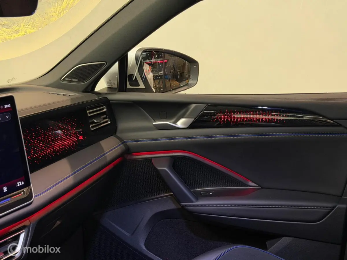 1.5 eTSI 3x R-Line Panorama/Keyless/HUD/H&K/Trekhaak