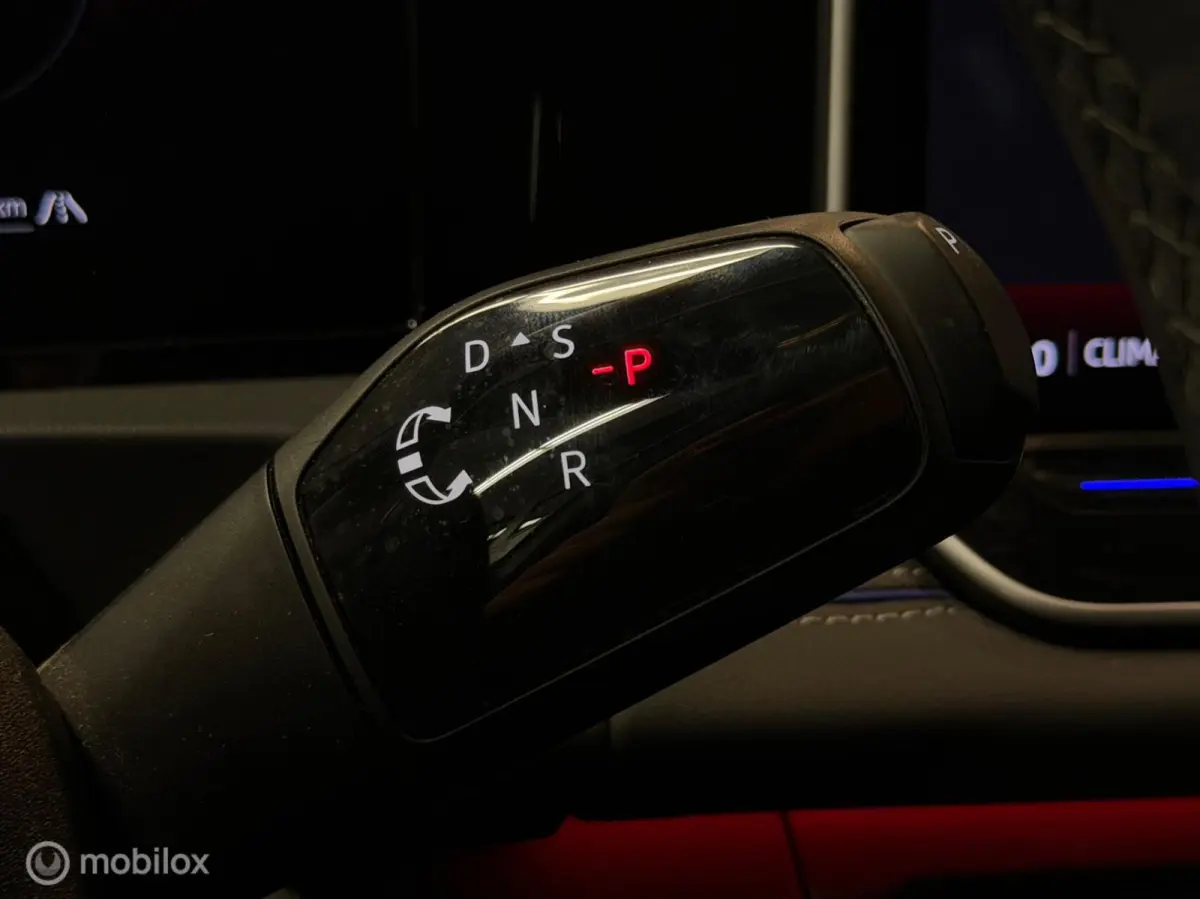 1.5 eTSI 3x R-Line Panorama/Keyless/HUD/H&K/Trekhaak