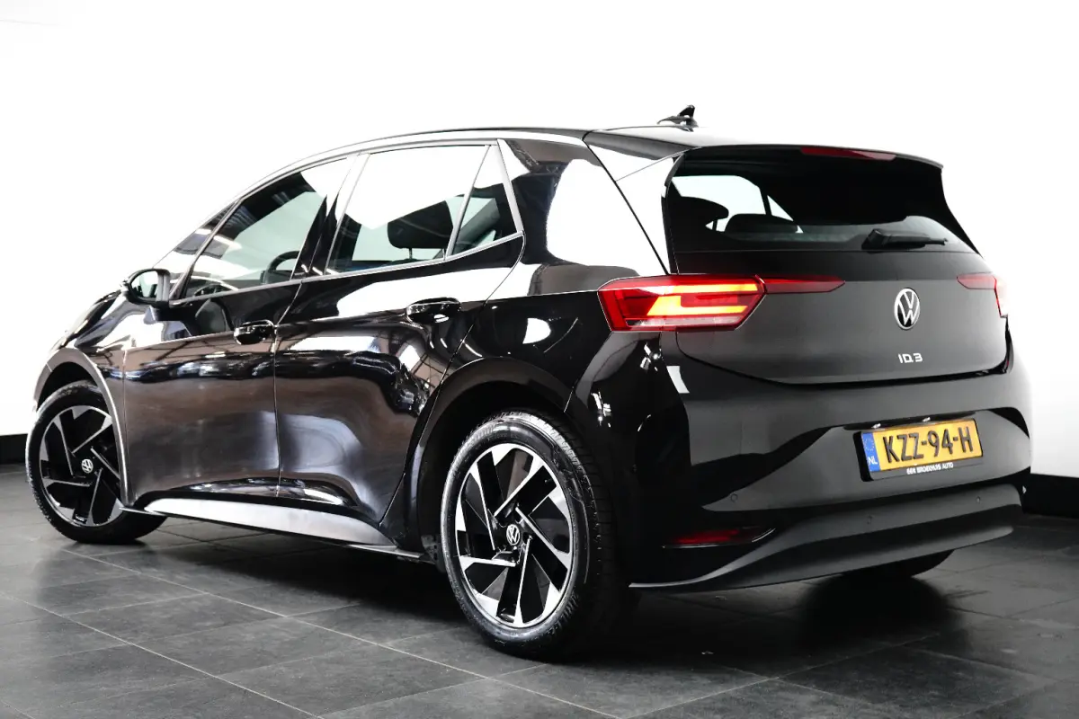 59 KWh 204 pk Pro | Cruise control adaptief | 18 inch LM Velgen | Parkeersensoren V&A |