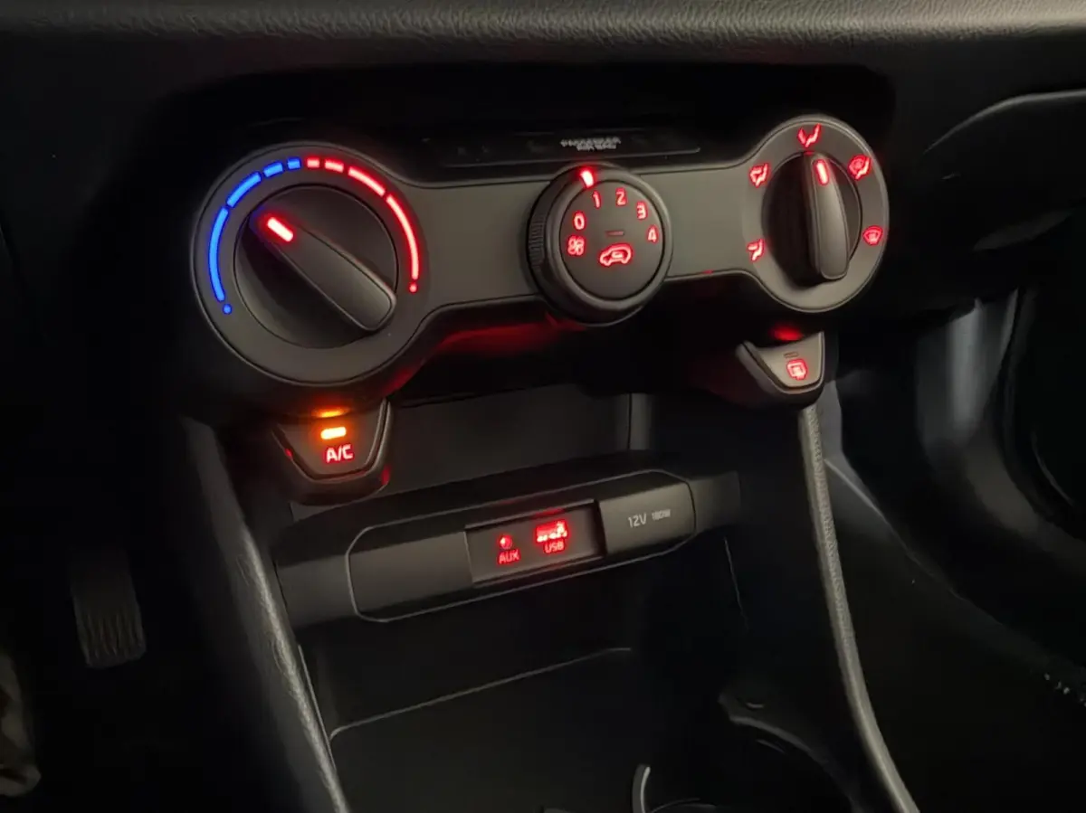 1.0 MPi ComfortPlusLine Carplay Camera CC AC