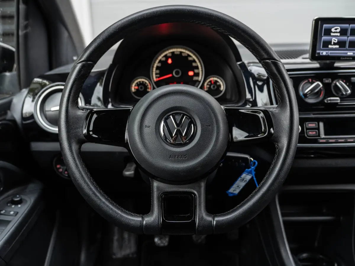Up! 1.0 high up! BlueMotion Navi/Pdc