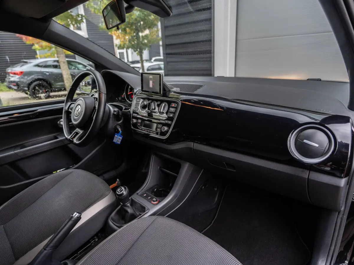 Up! 1.0 high up! BlueMotion Navi/Pdc