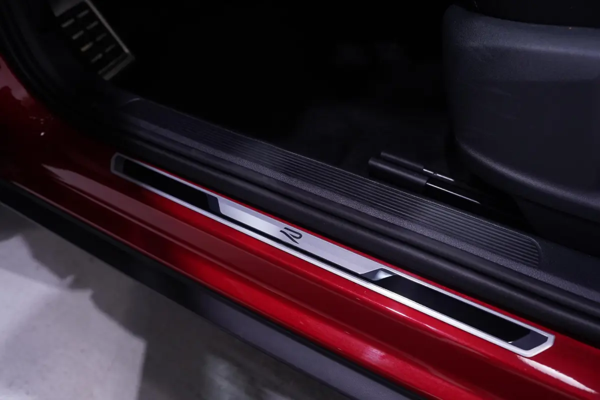 1.5 TSI 150 pk R Line Aut. Two Tone Rood/Zwart, Panodak, LED Koplampen, Camera, Adapt. Cruise, 18" LMV