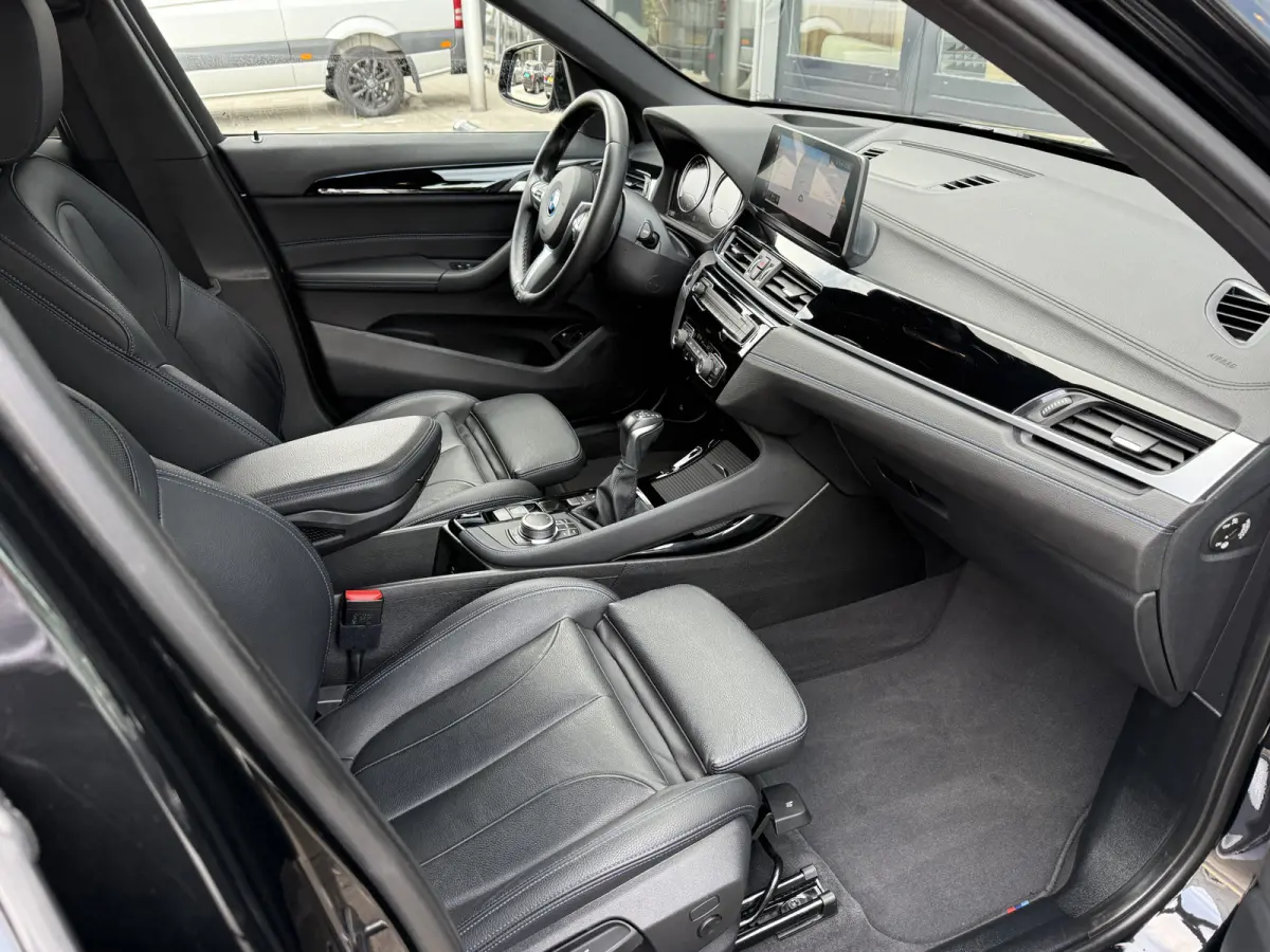 xDrive25e High Executive Trekhaak/Leder/Camera