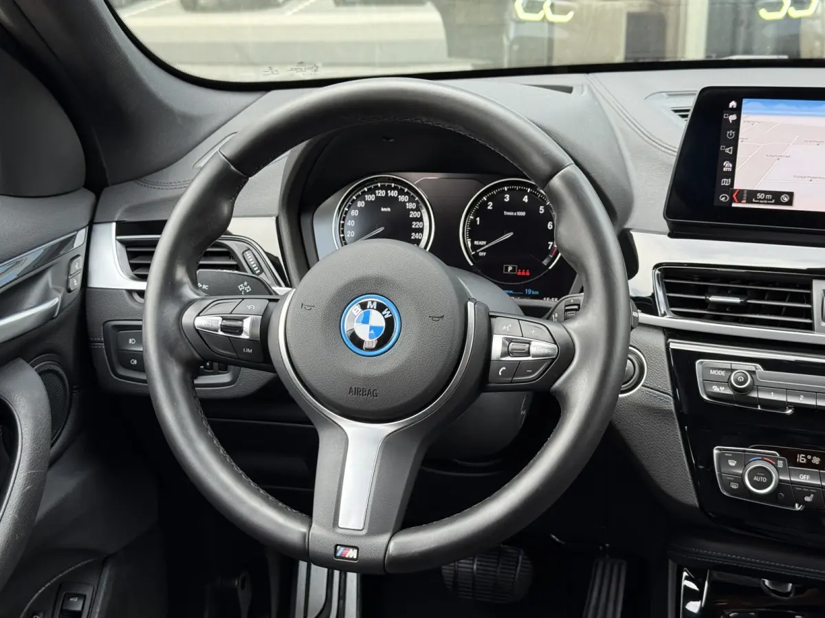 xDrive25e High Executive Trekhaak/Leder/Camera