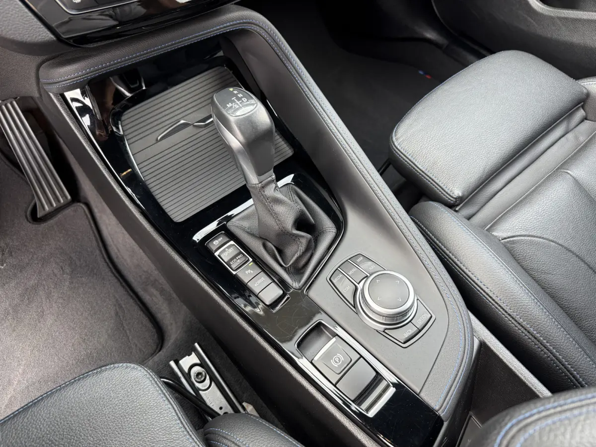xDrive25e High Executive Trekhaak/Leder/Camera