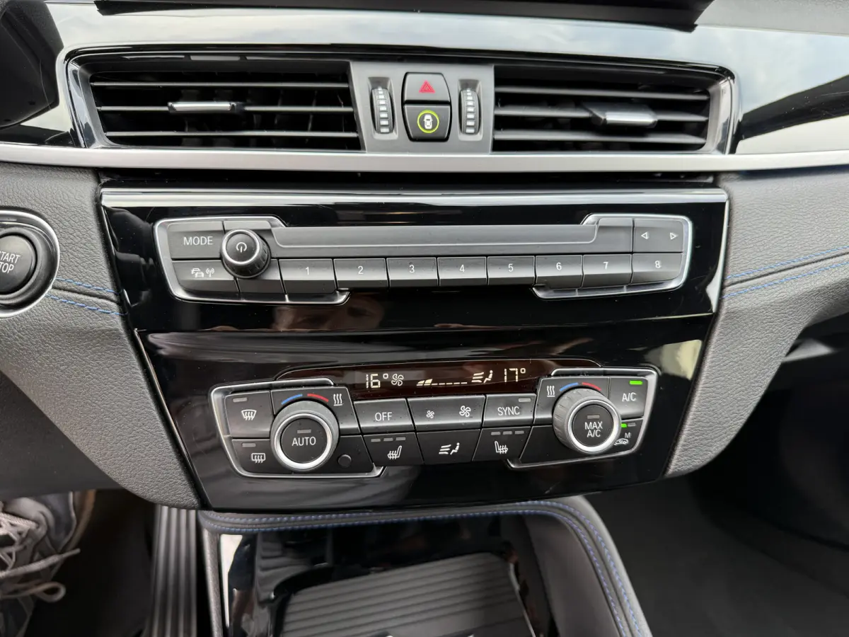 xDrive25e High Executive Trekhaak/Leder/Camera