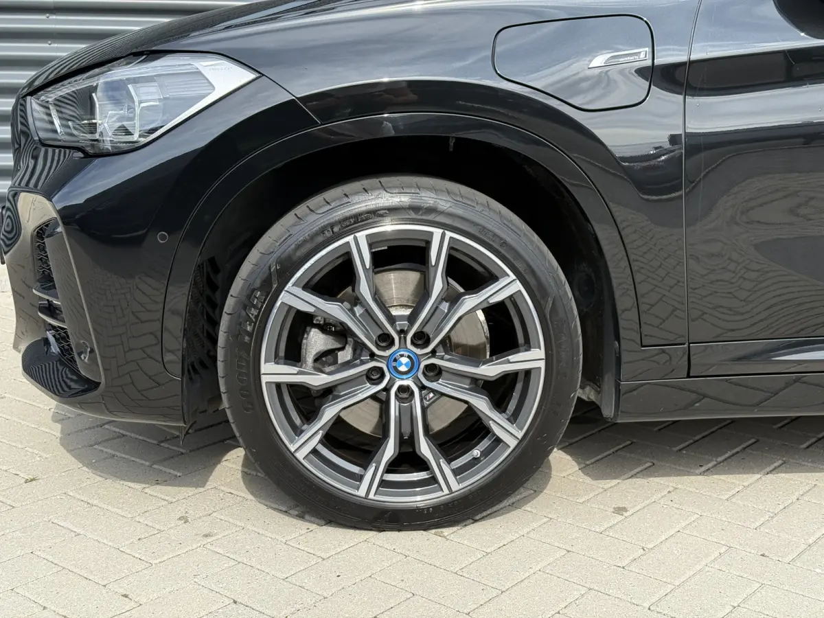 xDrive25e High Executive Trekhaak/Leder/Camera