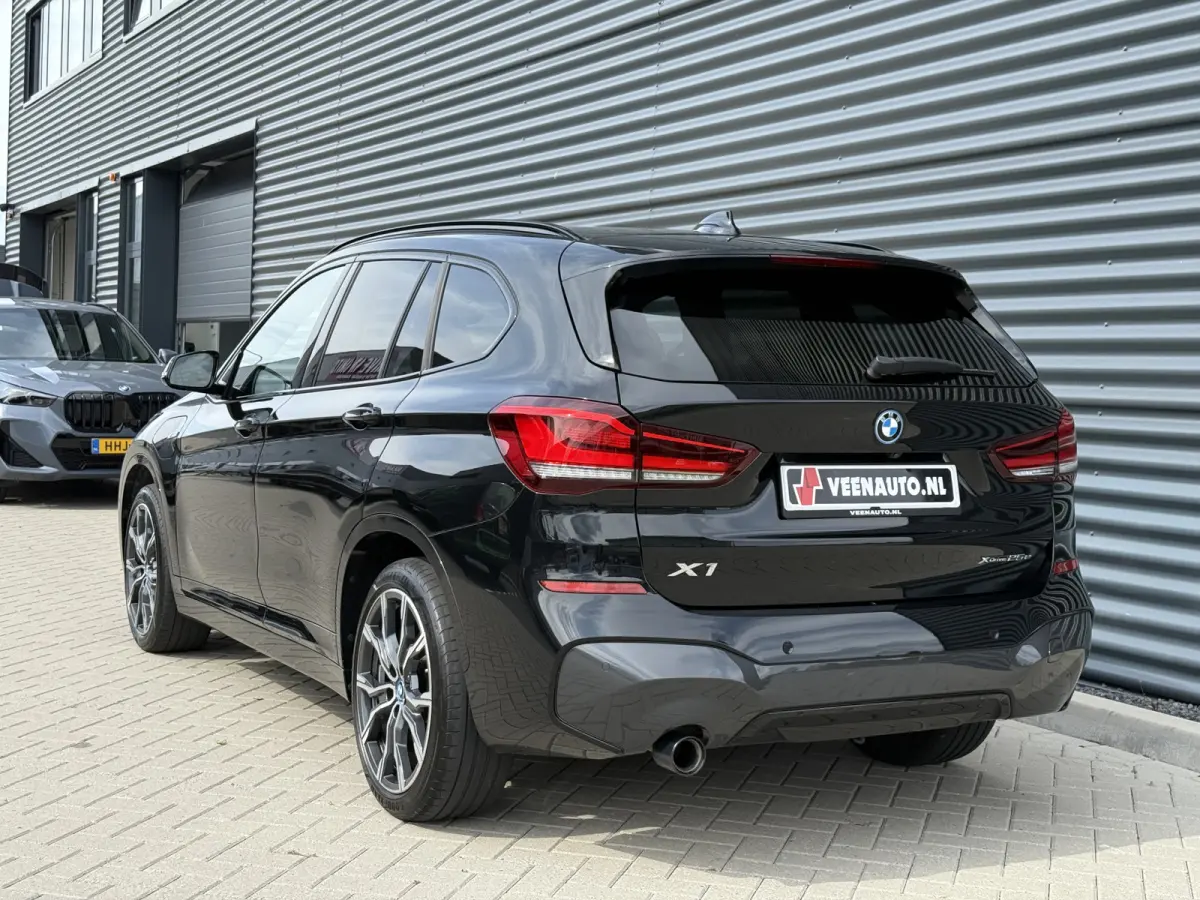 xDrive25e High Executive Trekhaak/Leder/Camera