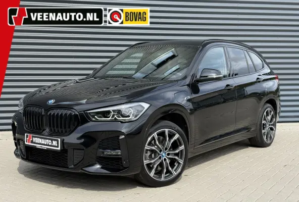xDrive25e High Executive Trekhaak/Leder/Camera