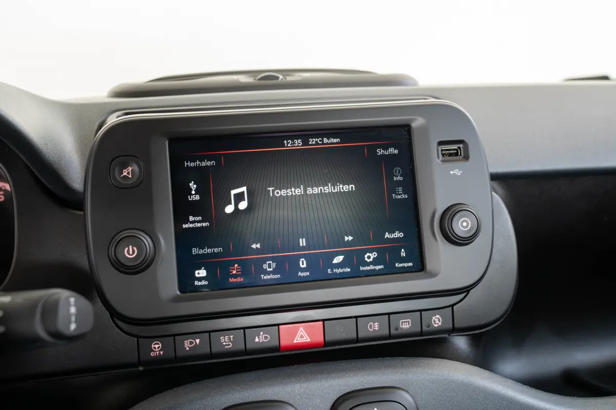 1.0 Hybrid | Climate Controle | Parkeersensoren | Apple Carplay & Android Auto | Bestuurderstoel in hoogte verstelbaar |