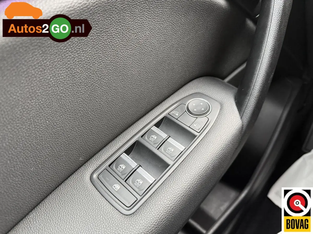 1.0 TCe 90 evolution I Camera I parkeersensoren I Navi I Apple carplay Android auto I trekhaak I rijklaar I