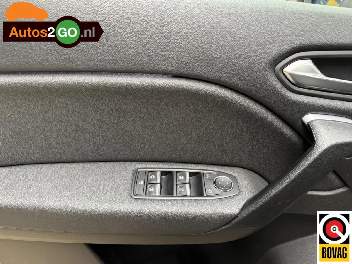 1.0 TCe 90 evolution I Camera I parkeersensoren I Navi I Apple carplay Android auto I trekhaak I rijklaar I
