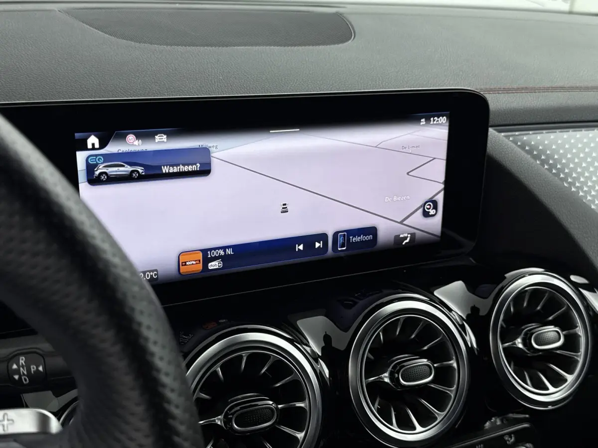 250+ AMG Line 71 kWh | Rijassistentiepakket Plus | Panoramadak | Trekhaak | Premium Audio
