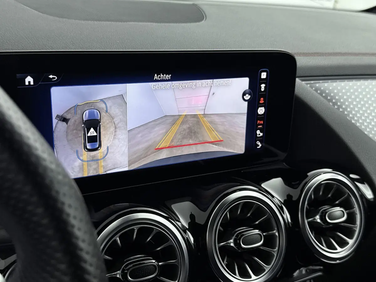 250+ AMG Line 71 kWh | Rijassistentiepakket Plus | Panoramadak | Trekhaak | Premium Audio