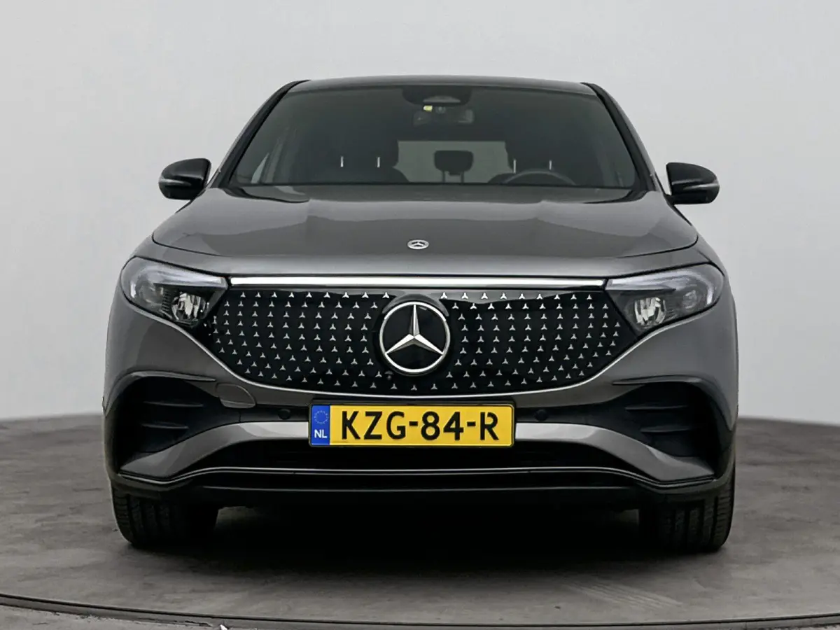 250+ AMG Line 71 kWh | Rijassistentiepakket Plus | Panoramadak | Trekhaak | Premium Audio