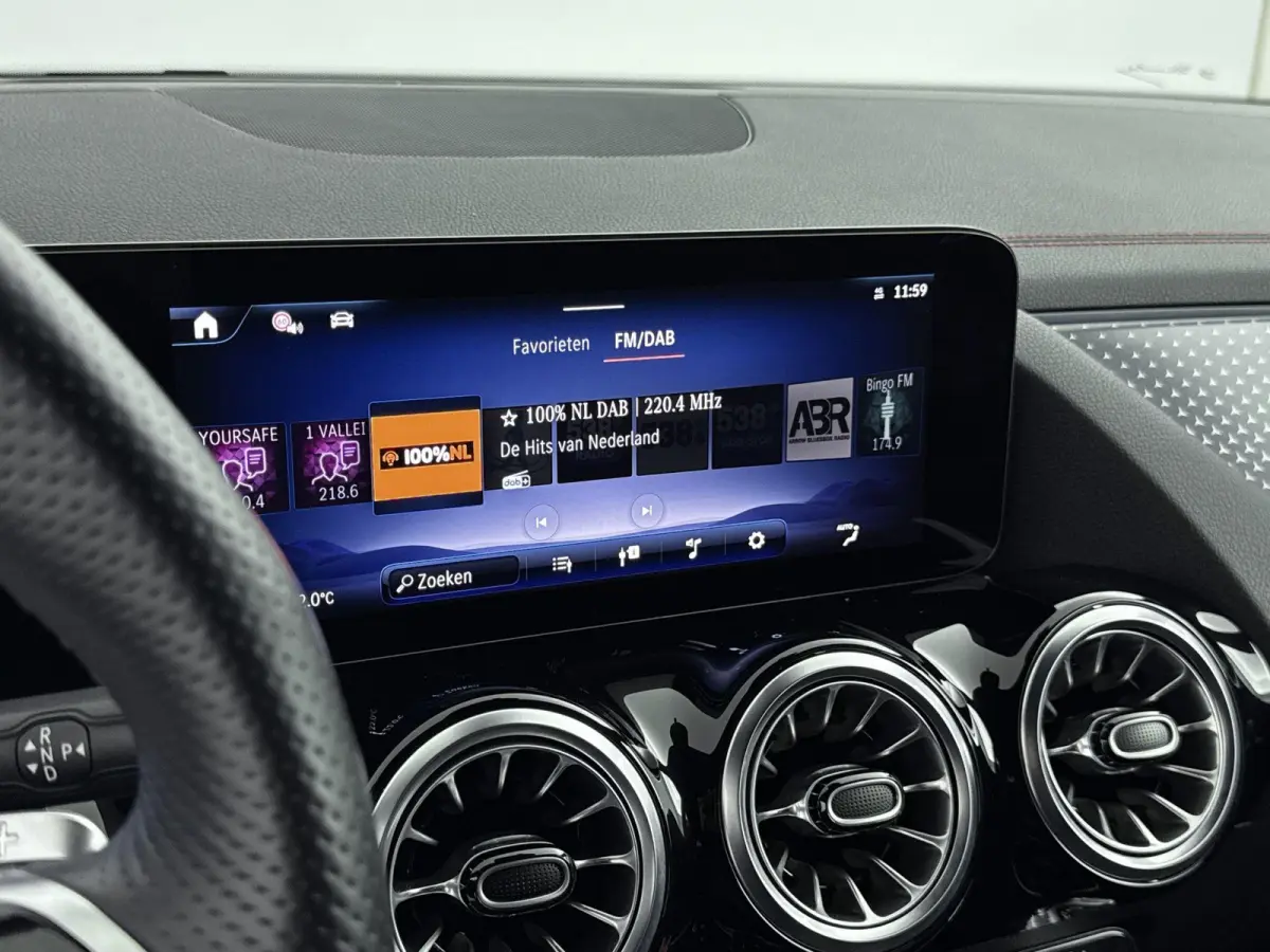 250+ AMG Line 71 kWh | Rijassistentiepakket Plus | Panoramadak | Trekhaak | Premium Audio