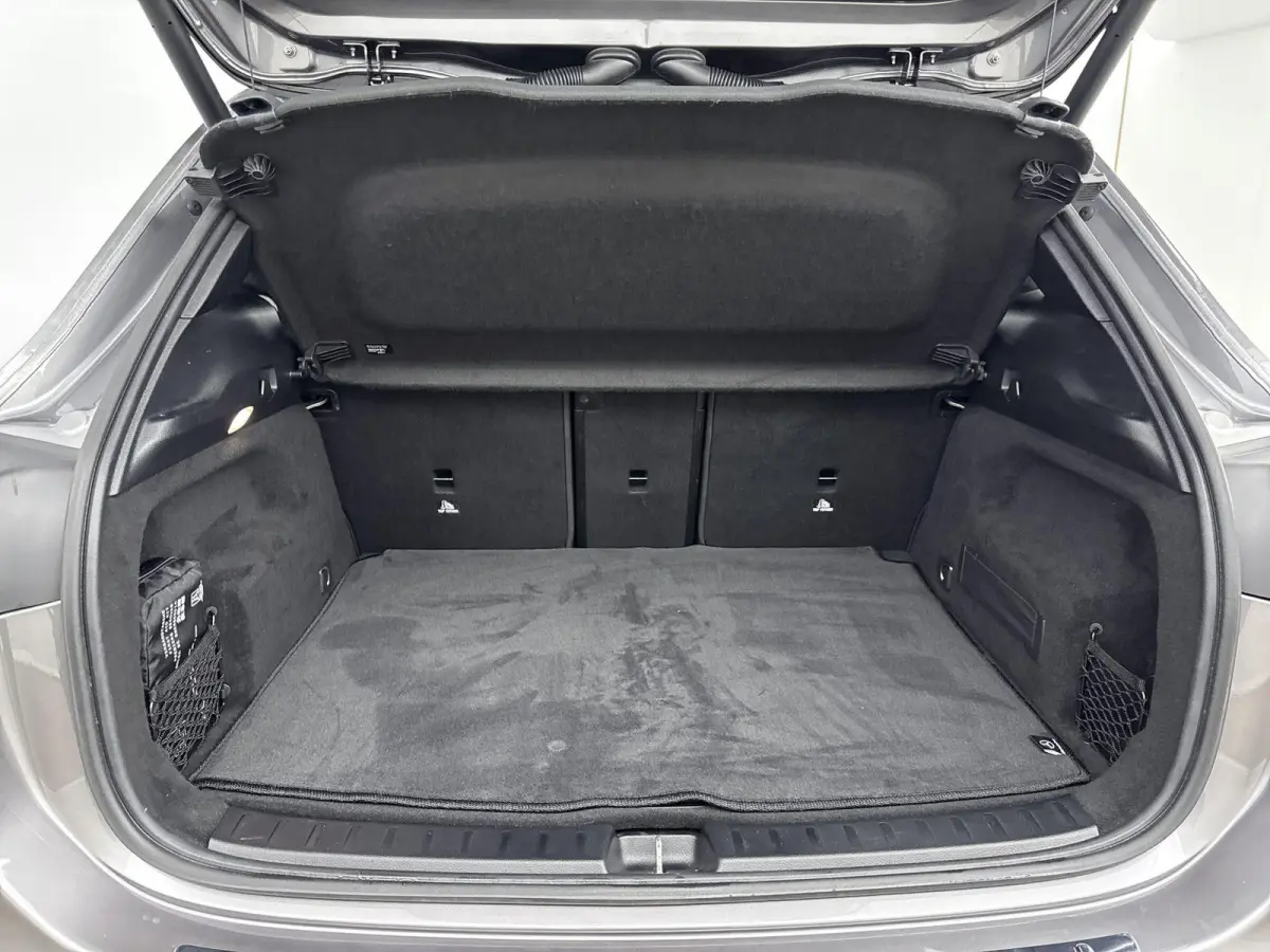 250+ AMG Line 71 kWh | Rijassistentiepakket Plus | Panoramadak | Trekhaak | Premium Audio