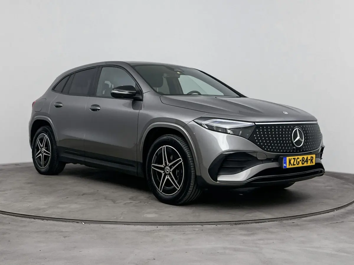 250+ AMG Line 71 kWh | Rijassistentiepakket Plus | Panoramadak | Trekhaak | Premium Audio