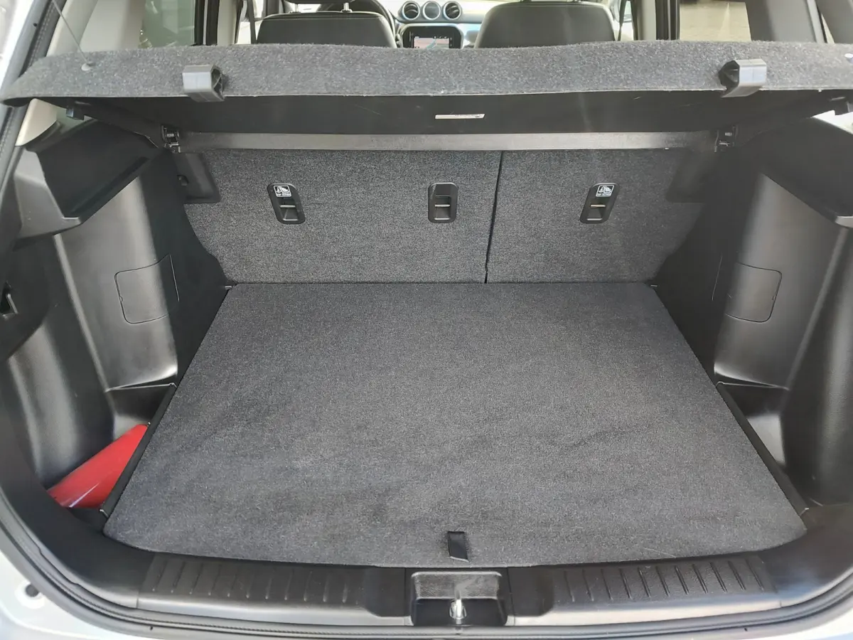 1.5 HYBRID STYLE AUTOMAAT Keyless | Dodehoeksensoren | Navi | Adaptive Cruise