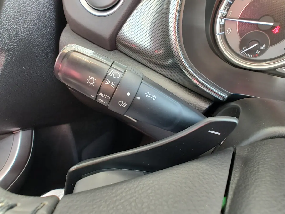 1.5 HYBRID STYLE AUTOMAAT Keyless | Dodehoeksensoren | Navi | Adaptive Cruise