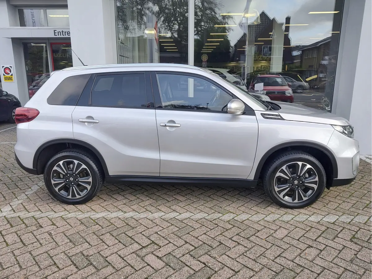 1.5 HYBRID STYLE AUTOMAAT Keyless | Dodehoeksensoren | Navi | Adaptive Cruise
