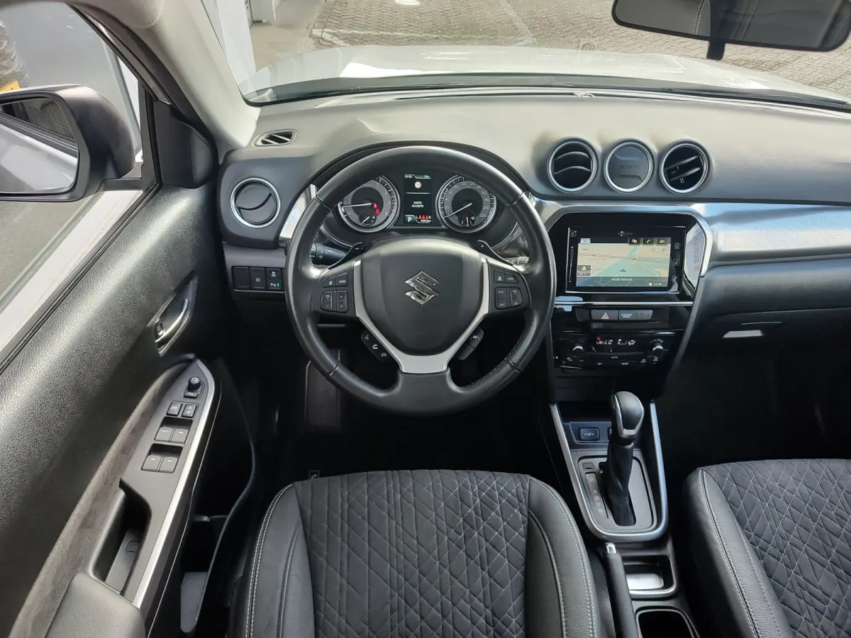 1.5 HYBRID STYLE AUTOMAAT Keyless | Dodehoeksensoren | Navi | Adaptive Cruise