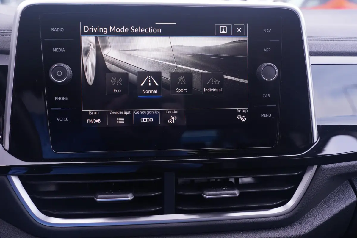 1.5 TSI 150 pk R Line Ext/Int. DSG Aut. Camera Apple Carplay, 18" LMV, LED Koplampen, Parkeerhulp, Adapt. Cruise