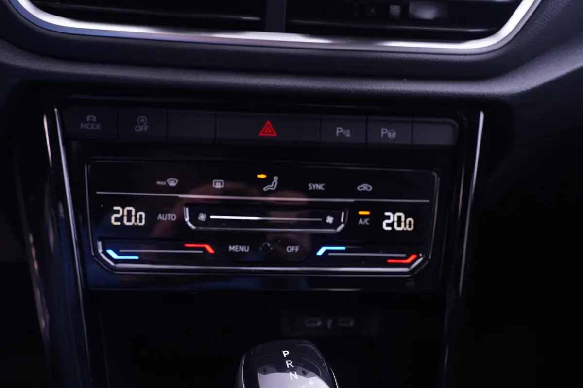 1.5 TSI 150 pk R Line Ext/Int. DSG Aut. Camera Apple Carplay, 18" LMV, LED Koplampen, Parkeerhulp, Adapt. Cruise