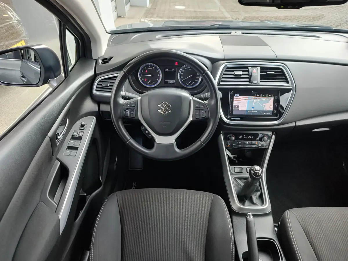 1.0 BOOSTERJET EXCLUSIVE Navi | Stoelverwarming | Trekhaak | Keyless | Camera