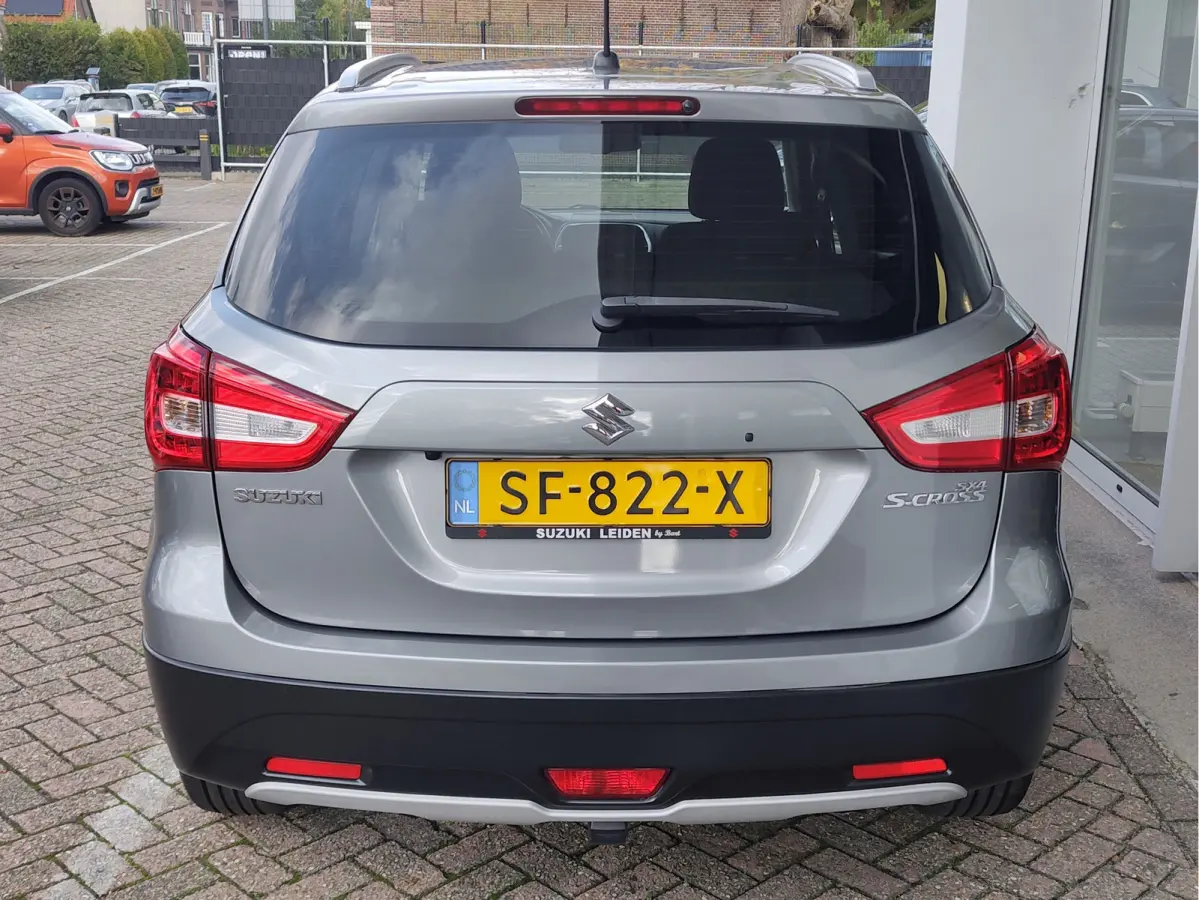 1.0 BOOSTERJET EXCLUSIVE Navi | Stoelverwarming | Trekhaak | Keyless | Camera