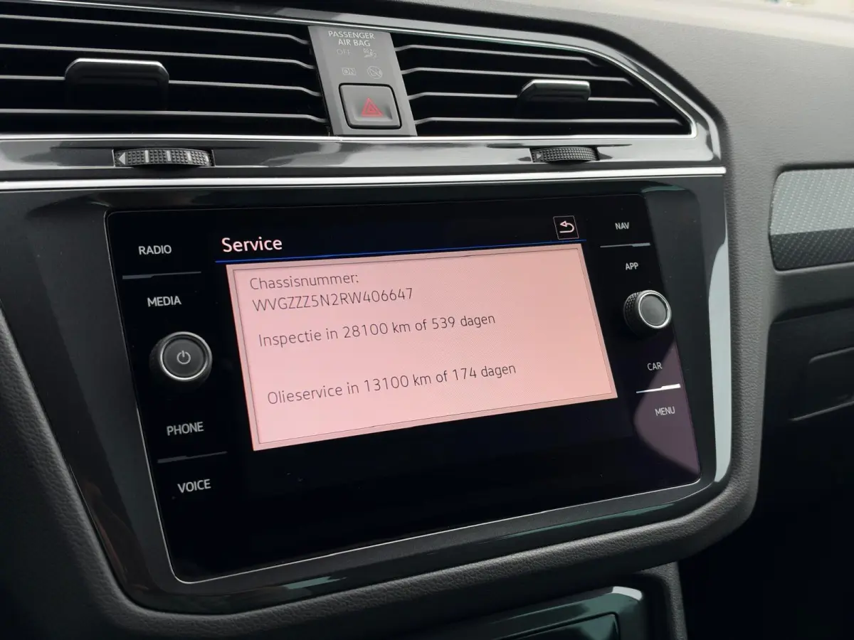 1.4 TSI eHybrid R-Line Business | Virtual Cockpit | Camera | Carplay | Adaptive cruise | LED | DAB
