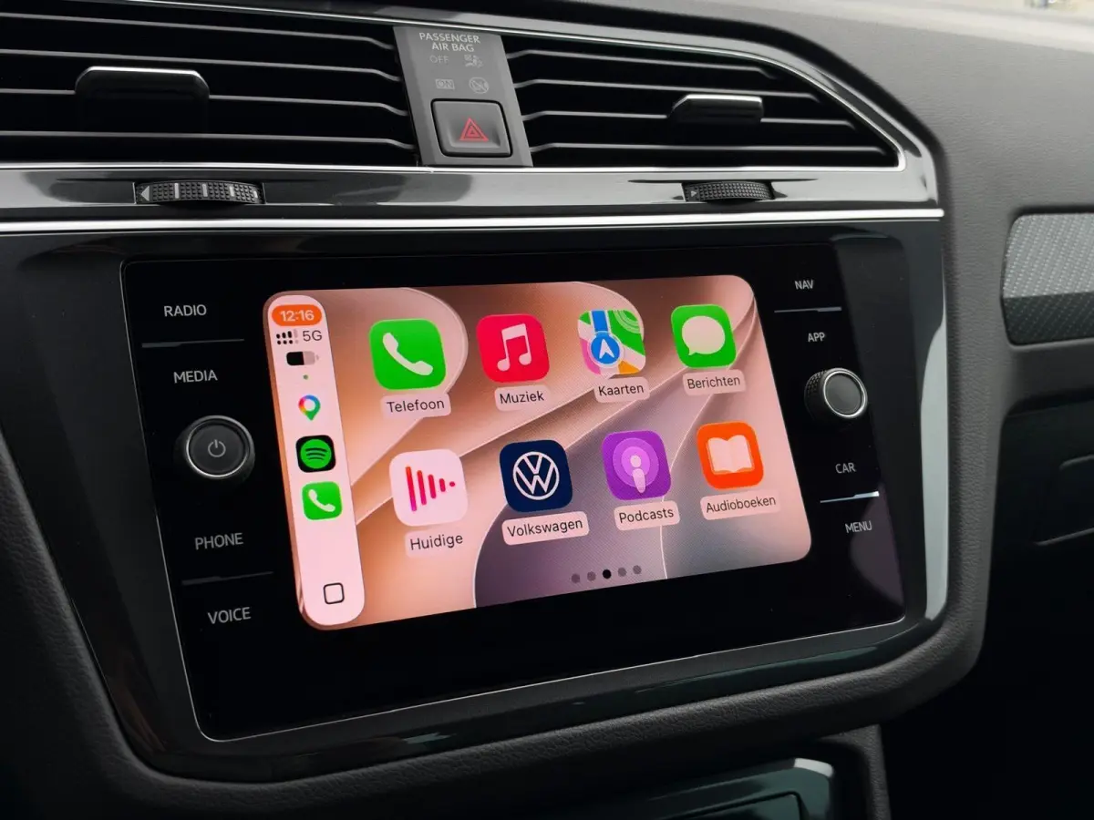 1.4 TSI eHybrid R-Line Business | Virtual Cockpit | Camera | Carplay | Adaptive cruise | LED | DAB