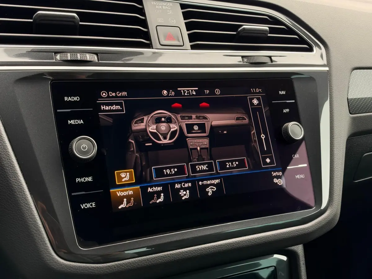 1.4 TSI eHybrid R-Line Business | Virtual Cockpit | Camera | Carplay | Adaptive cruise | LED | DAB