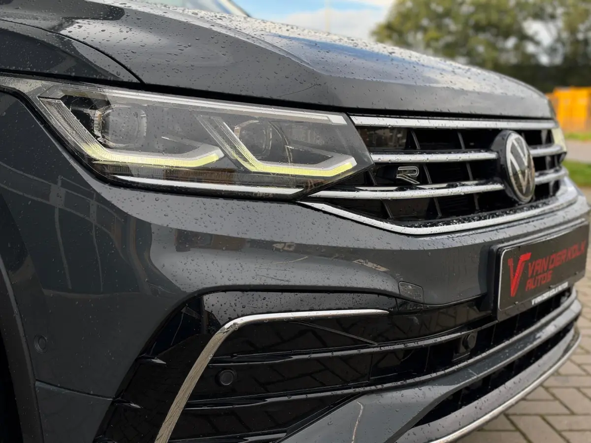 1.4 TSI eHybrid R-Line Business | Virtual Cockpit | Camera | Carplay | Adaptive cruise | LED | DAB