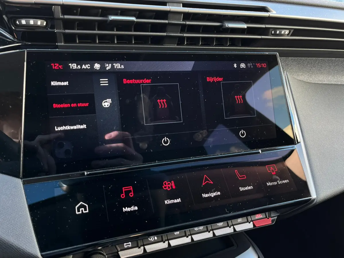1.2 Hybrid 136 e-DCS6 Allure Stoel/stuur verwarming | Carplay | 360° Camera |  | Achterbank in 3 delen neerklapbaar met skiluik | Achterbank in delen neerklapbaar | Achteruitrijcamera