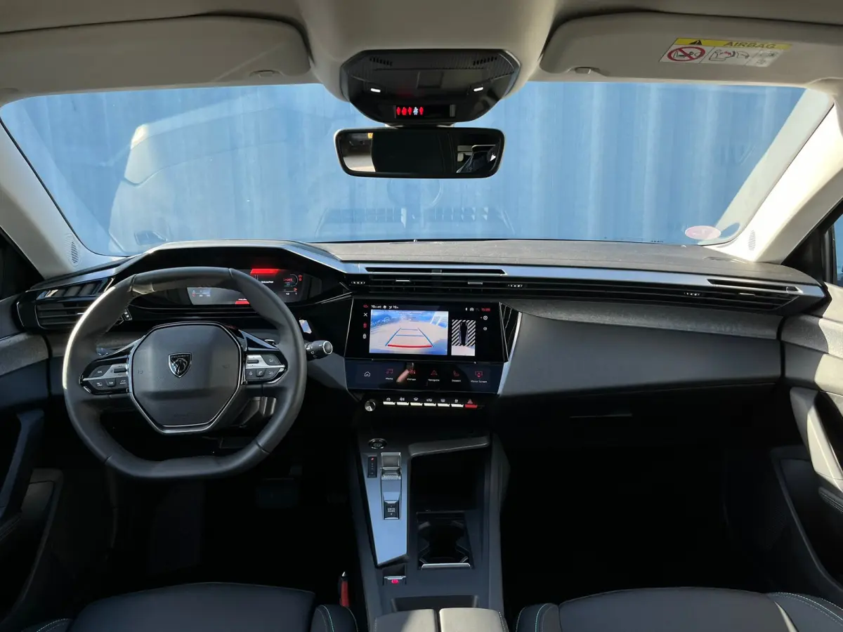 1.2 Hybrid 136 e-DCS6 Allure Stoel/stuur verwarming | Carplay | 360° Camera |  | Achterbank in 3 delen neerklapbaar met skiluik | Achterbank in delen neerklapbaar | Achteruitrijcamera