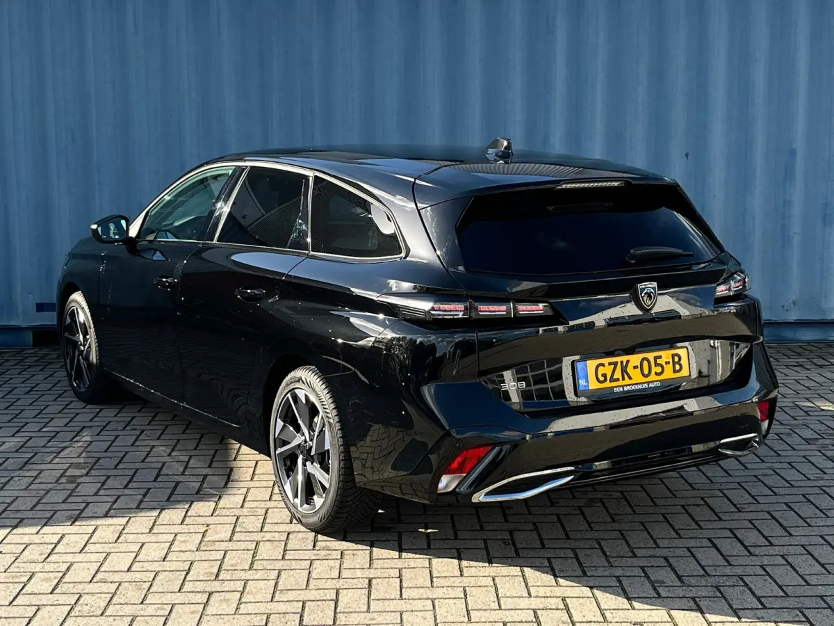 1.2 Hybrid 136 e-DCS6 Allure Stoel/stuur verwarming | Carplay | 360° Camera |  | Achterbank in 3 delen neerklapbaar met skiluik | Achterbank in delen neerklapbaar | Achteruitrijcamera