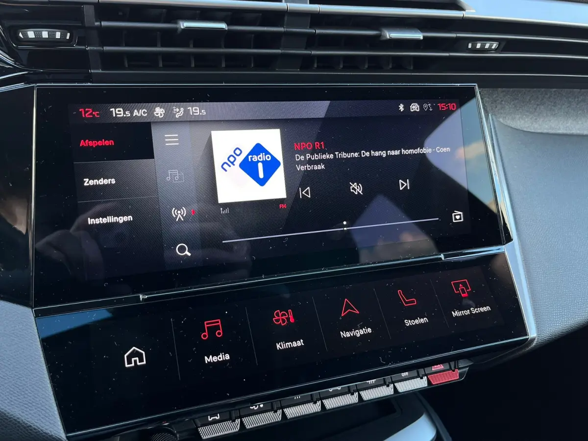 1.2 Hybrid 136 e-DCS6 Allure Stoel/stuur verwarming | Carplay | 360° Camera |  | Achterbank in 3 delen neerklapbaar met skiluik | Achterbank in delen neerklapbaar | Achteruitrijcamera