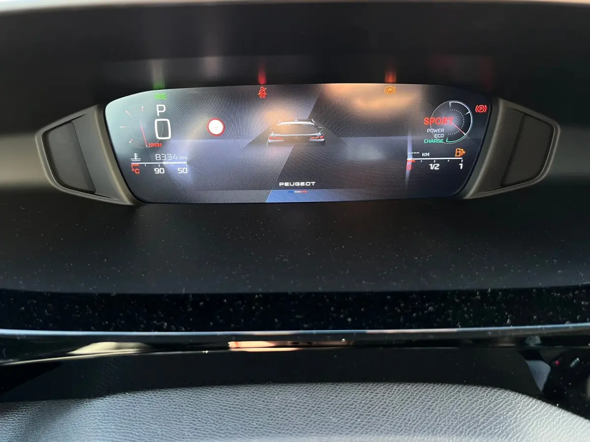 1.2 Hybrid 136 e-DCS6 Allure Stoel/stuur verwarming | Carplay | 360° Camera |  | Achterbank in 3 delen neerklapbaar met skiluik | Achterbank in delen neerklapbaar | Achteruitrijcamera